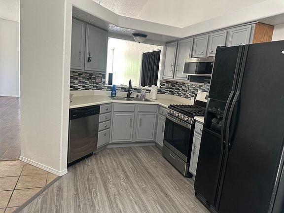 2nd image of 1120 Avenida Las Vistas NW