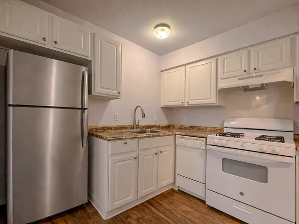 2414 Risdale Ave, Lansing, MI 48911