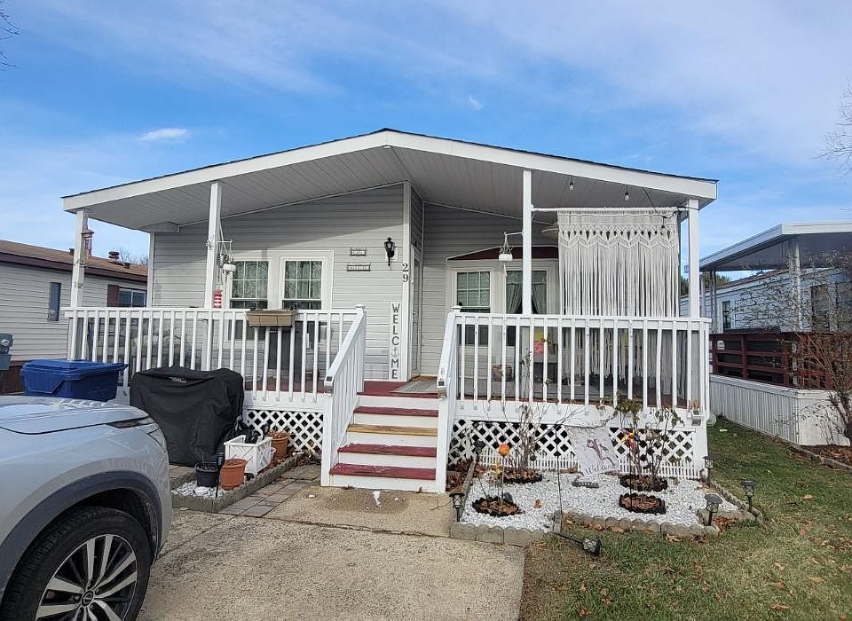 2nd image of 29 Poe Rd