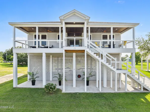 115 Barkley Dr, Pass Christian, MS 39571