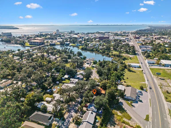 515 E 5th Ct, Panama City, FL 32401