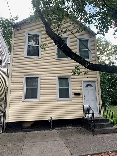 316 2nd St Photo 1