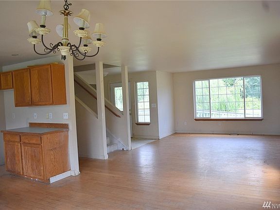 4th image of 8222 188th St NW