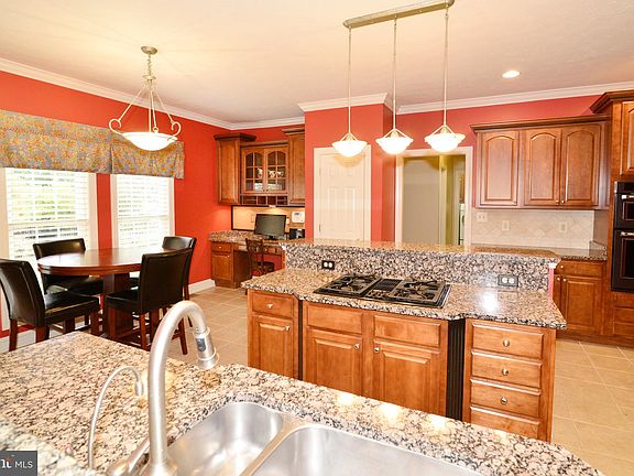 4th image of 127 Cahille Dr