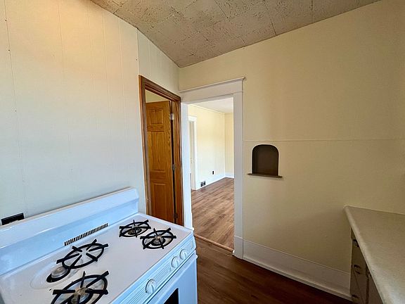 3rd image of 901 S Central Ave #5