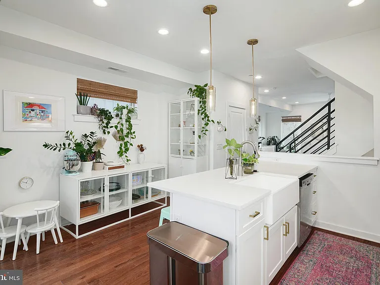 159 E Allen St #1 — Photo 20
