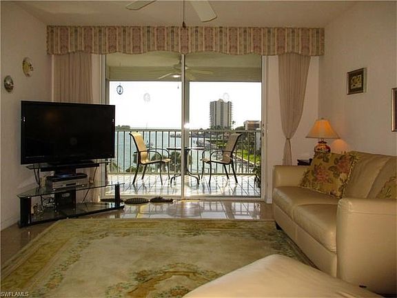3rd image of 901 Collier Ct #5-506