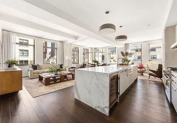 2nd image of 37 Warren St APT 6A