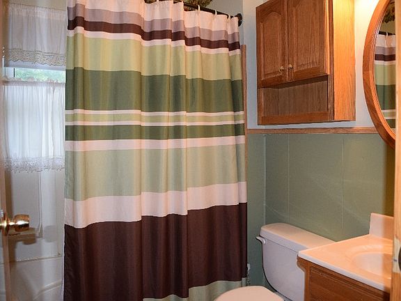 5th image of 912 N Henry St