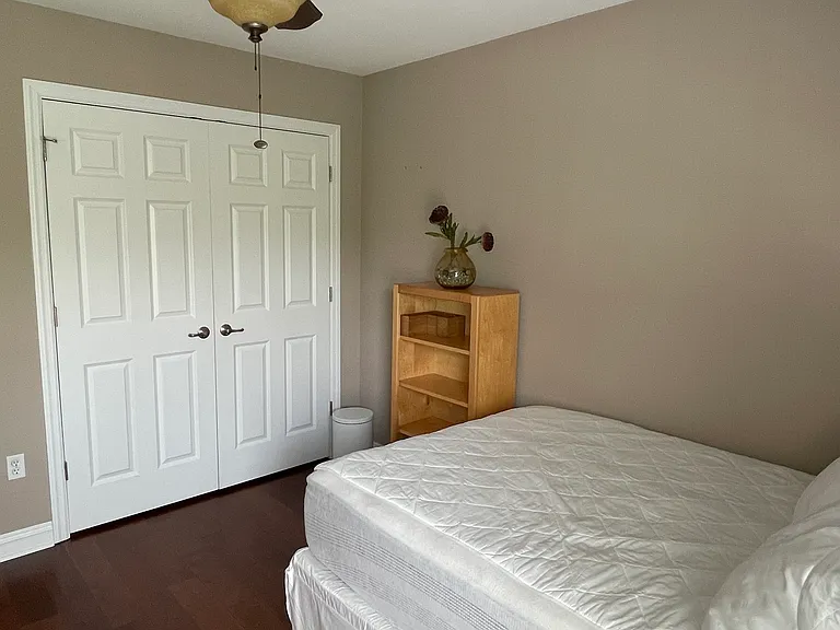 574 E Vanderbilt Dr — Photo 12