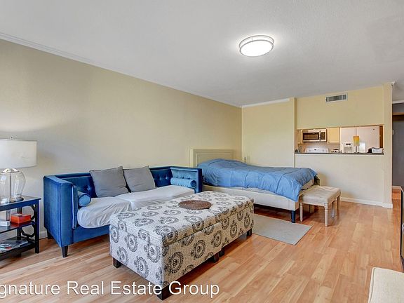 5th image of 669 Oakmont Ave Unit 3703