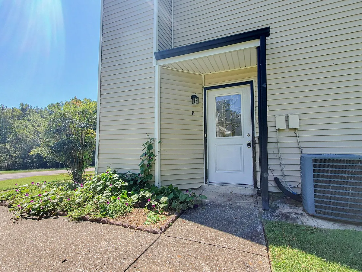Building Photo - 105 Kingsbury Ct