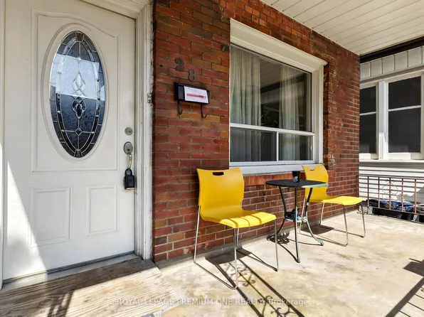 28 Garden Ave, Toronto, ON M6R 1H6