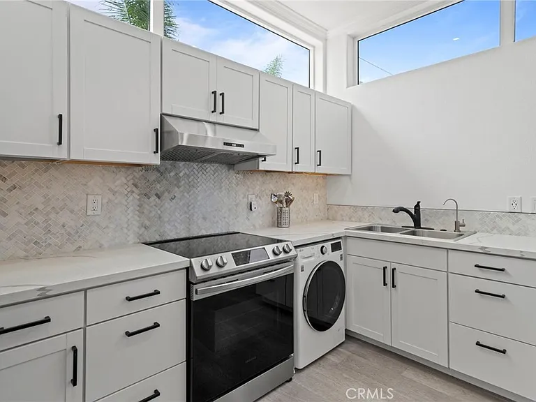 1476 Kenneth Dr — Photo 16