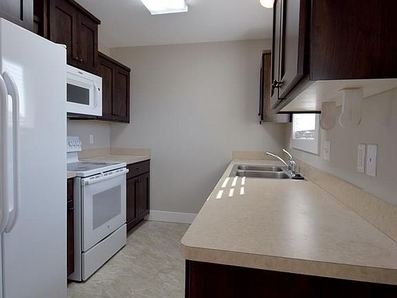 4th image of 3812 E Lorna Ave