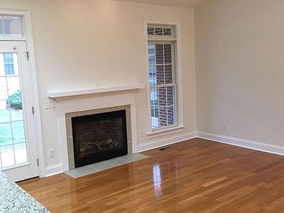 4th image of 117 Tilbury Ct