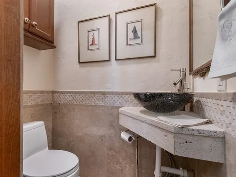 Powder bath on entry level