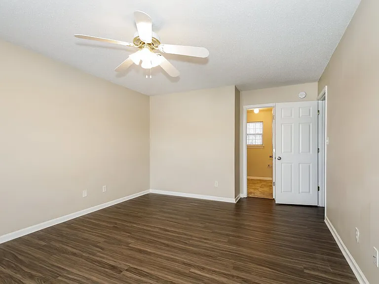 5012 Saint Charles Dr — Photo 11