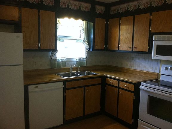 Nice kitchen with appliances