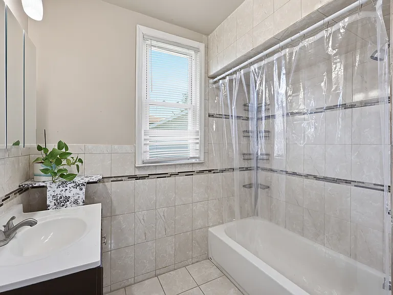 78 Willoughby St #2 — Photo 10