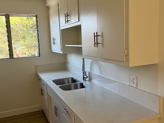 2nd image of 5029 Elmwood Ave APT 16
