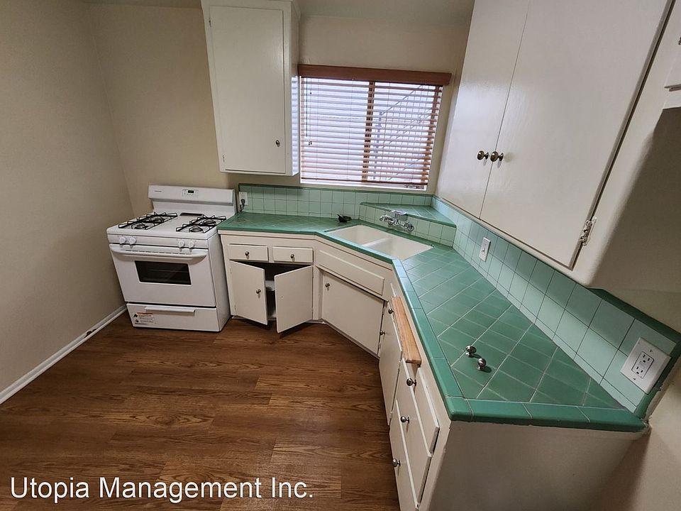 1st image of 7605 N Hollywood Way APT B