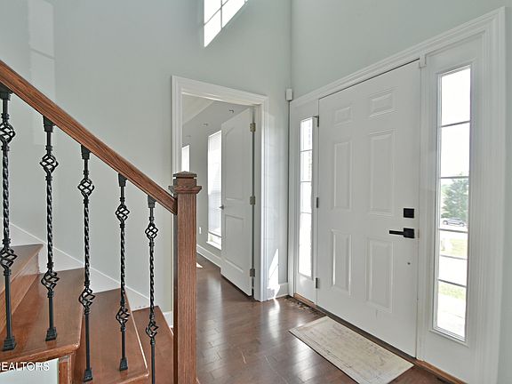 3rd image of 3032 Oakwood Hills Ln
