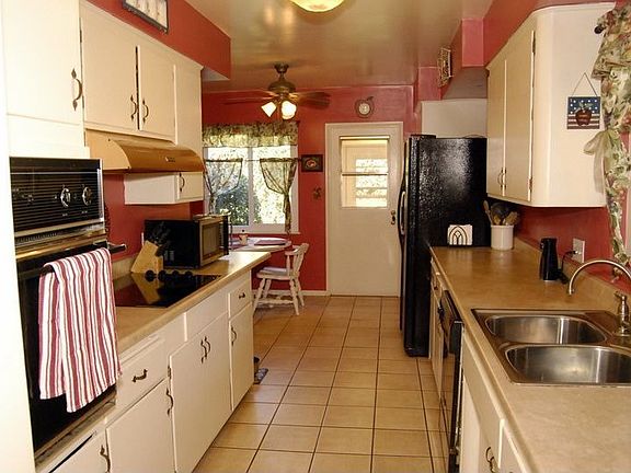 3rd image of 1565 Woodbend Dr