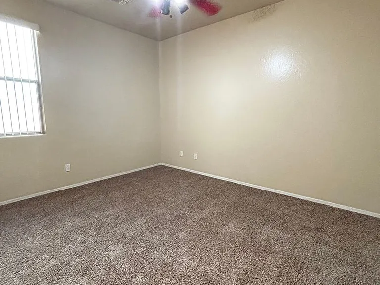 3147 E Vallejo Dr — Photo 31