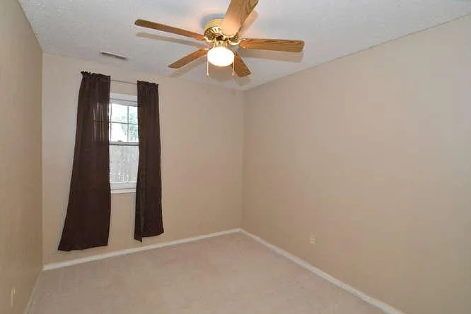 3 bed, 1132 sqft, $1,925 — Photo 3