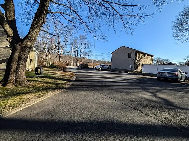 1423 Manville Rd #1 — Photo 6