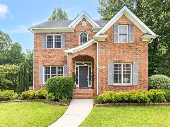7519 Kristen Dr, Oak Ridge, NC 27310