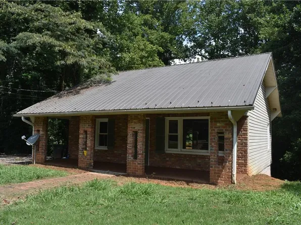 670 Elk Spur St, Elkin, NC 28621
