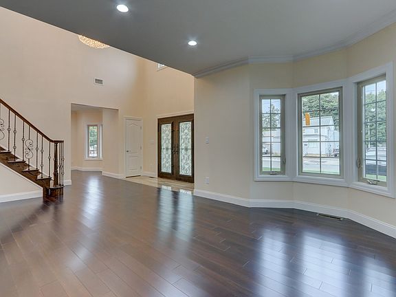3rd image of 55 Sleepy Ln