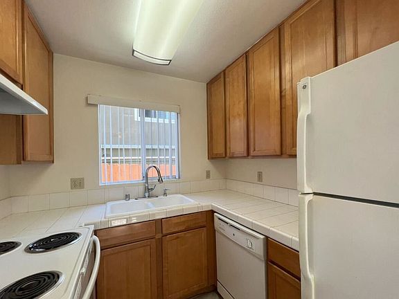 4th image of 4020 Texas St APT 5