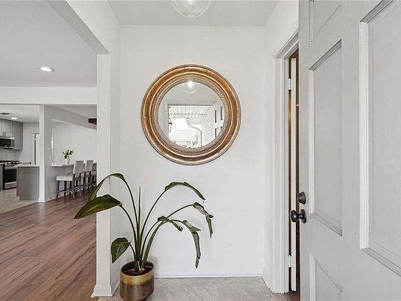 3rd image of 2909 Belmont Pl