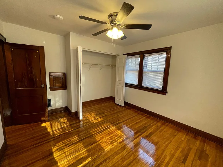 2998 Indianola Ave — Photo 11