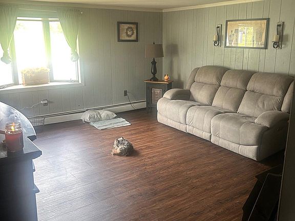 4th image of 14 East Ave