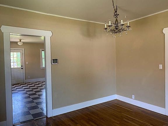 5th image of 812 8th Ave S