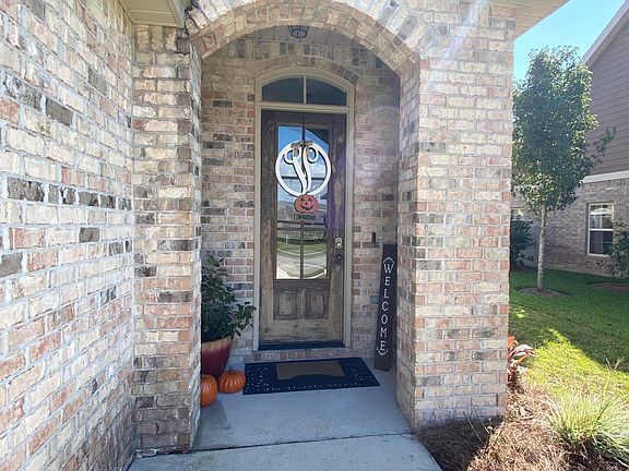 3rd image of 521 Palm Breeze Dr