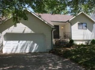 12493 S Brougham Dr, Olathe, KS 66062