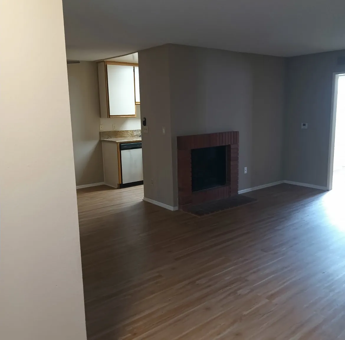 1 bed, 689 sqft, $2,100 — Photo 2