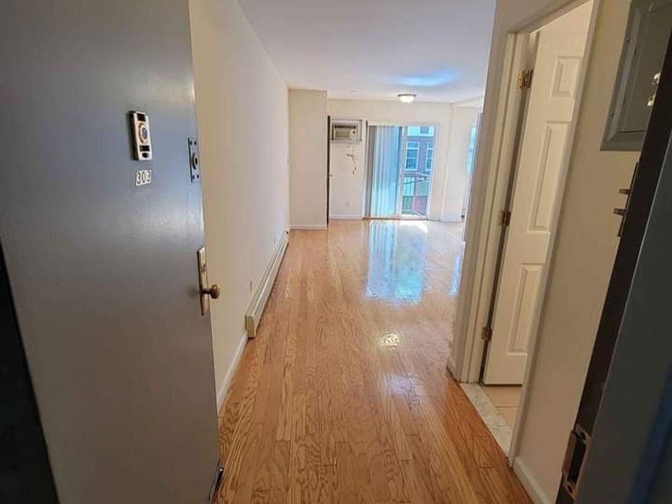 1st image of 8402 143rd St