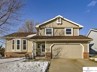 16536 Weir St, Omaha, NE 68135
