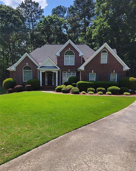 1st image of 1140 Oxford Dr SE