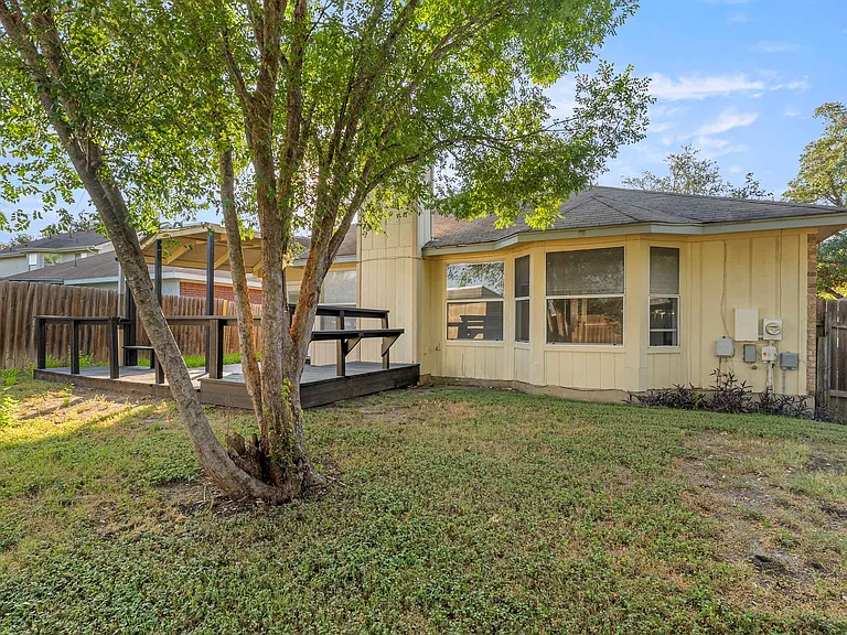 13216 Bennington Ln — Photo 20
