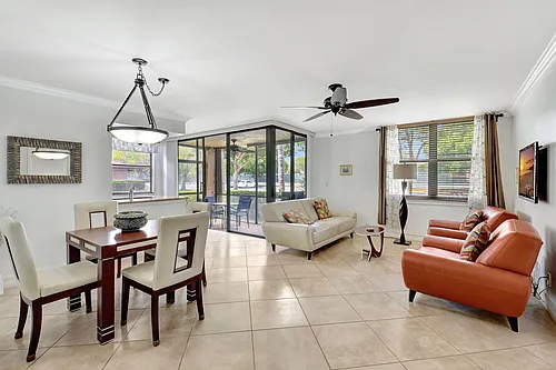 600 Egret Cir Photo 1