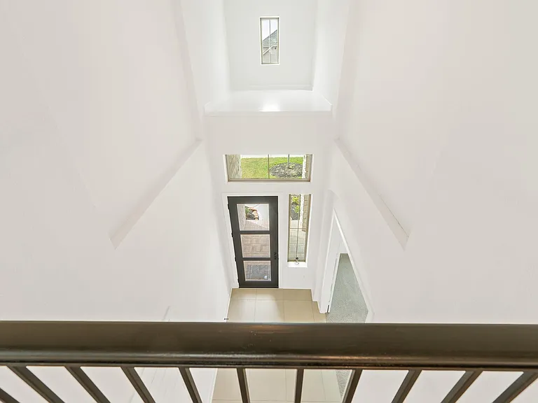 21127 Coral View Dr — Photo 47
