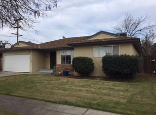 4854 N 4th St, Fresno, CA 93726