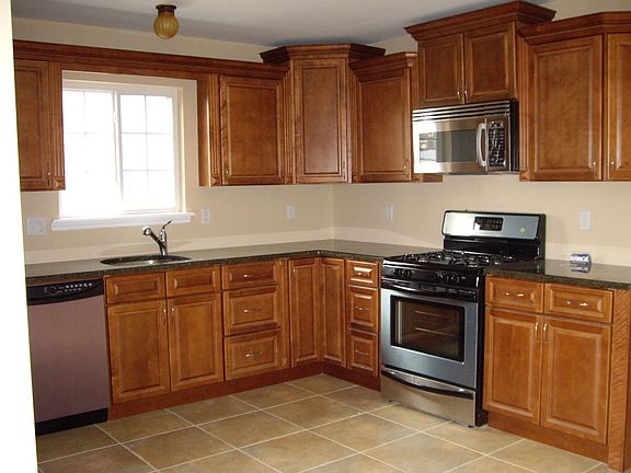Kitchen w/granite 